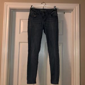 Light wash booty bumping jeans